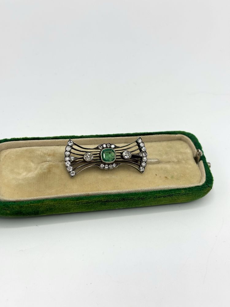 Broszka Art Deco z brylantami i Szmaragdem