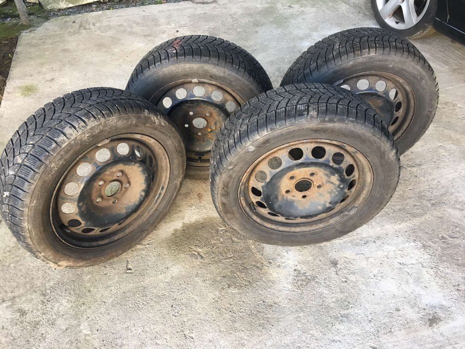 Зимові шини  з дисками 205/55/R16