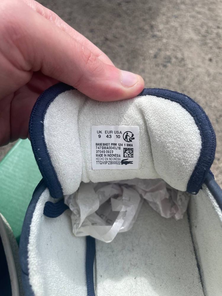 Продам оригинальные кроссовки Lacoste