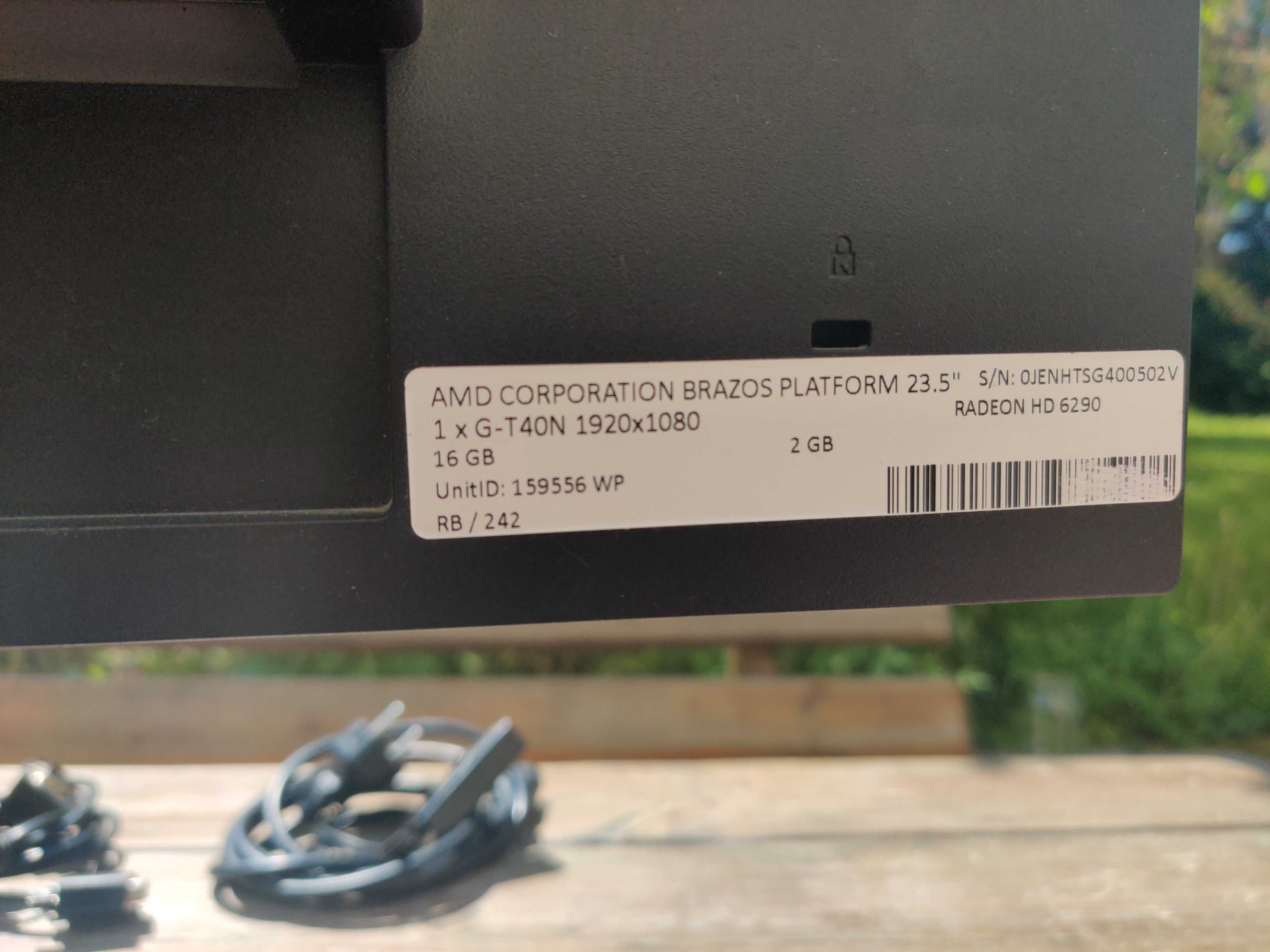 Laptop HP 250 G4 + monitor Samsung TC241W