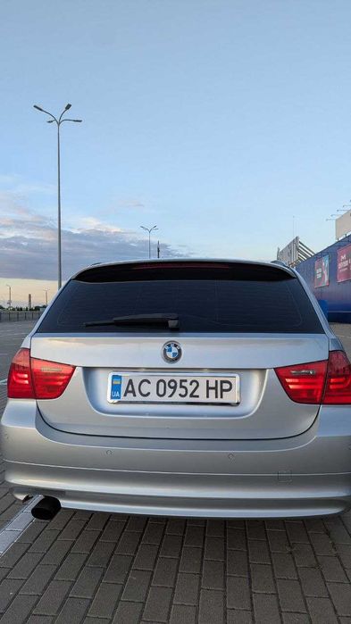 Продам  BMW 320i