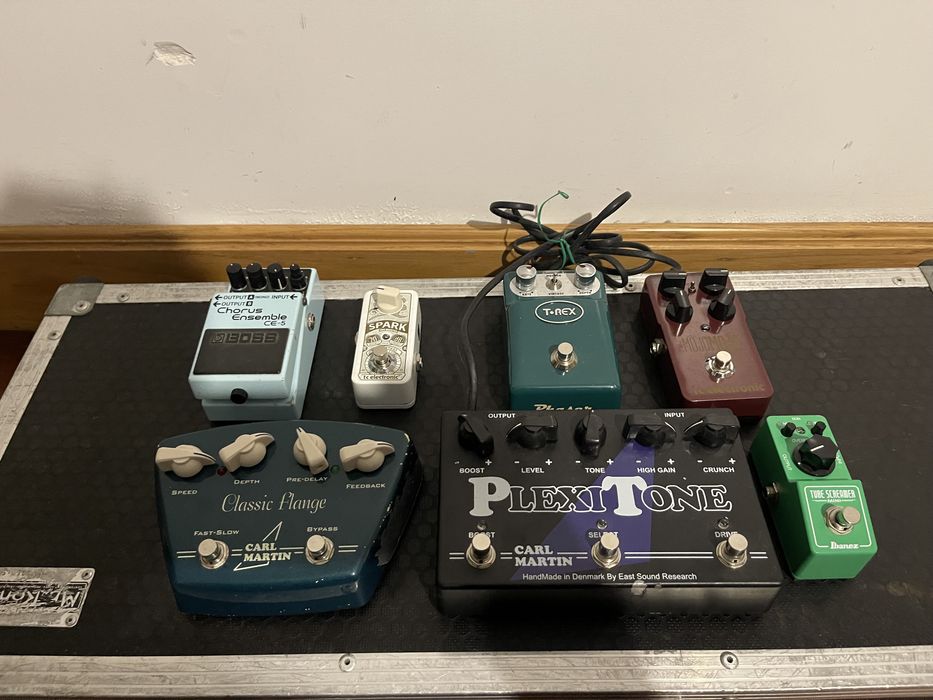 Vendo pedais de efeitos