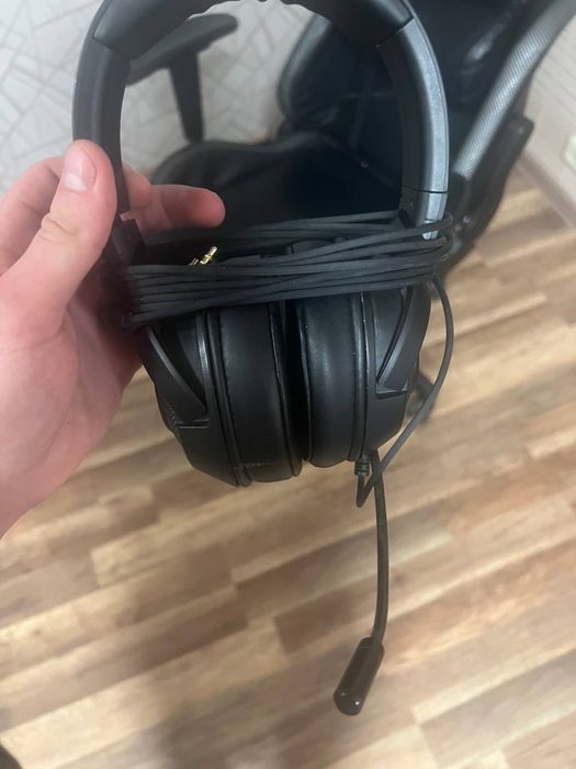 Ігрова клавіатура, мишка, навушники