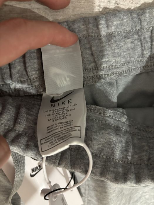 Spodnie Nike szerokie