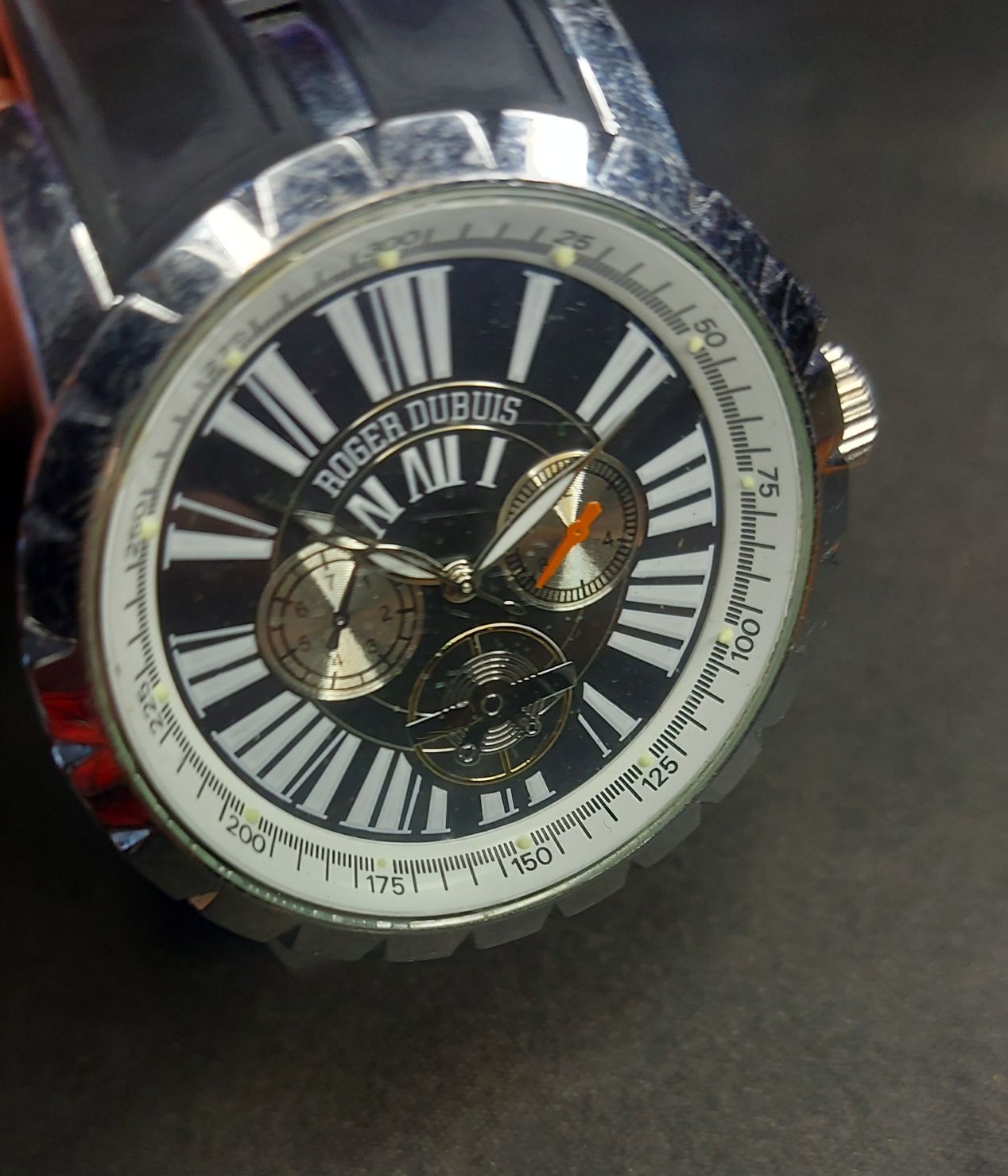 Годинник roger dubuis, кварц