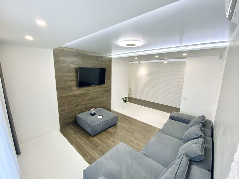 Трикімнатна квартира подобово SKY HOUSE. Безключовий доступ!