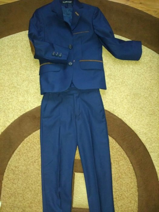 Шкільний костюм 6-8 р,рубашки8-14р