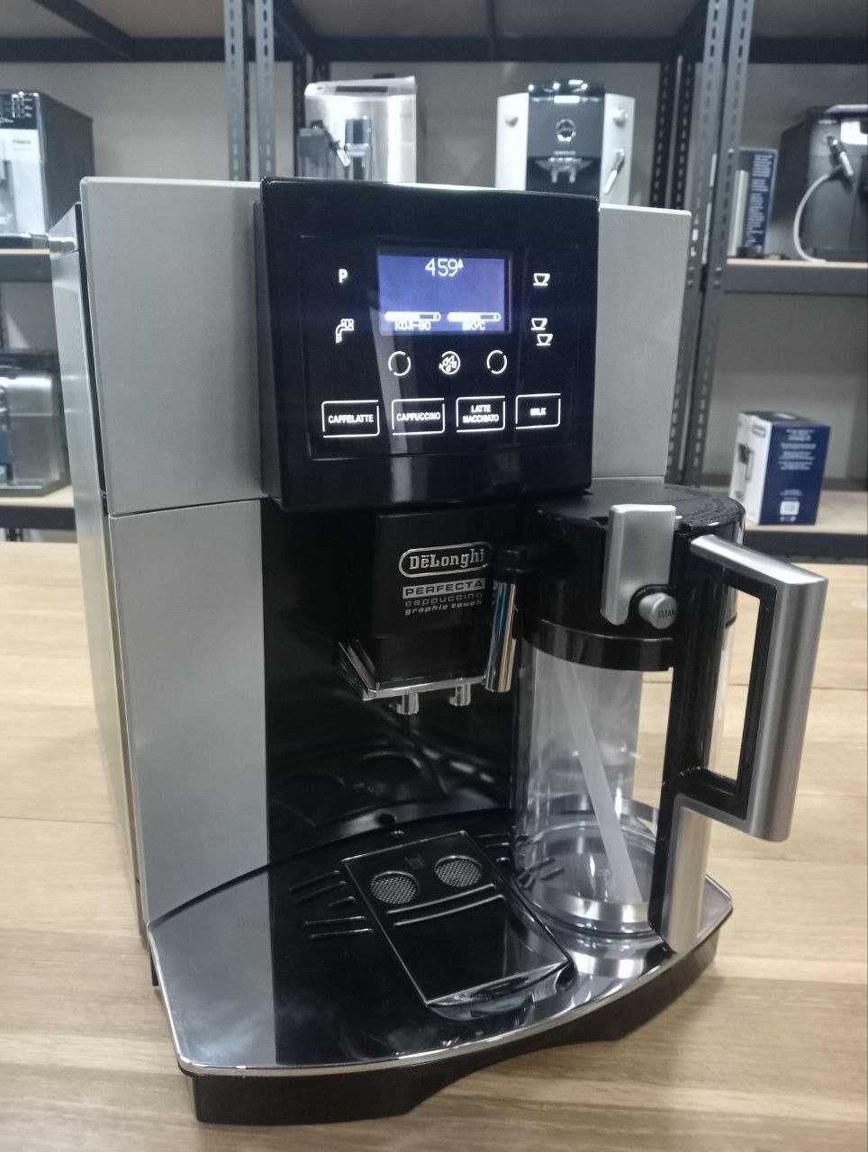 Кавоварка Delonghi ESAM 5700