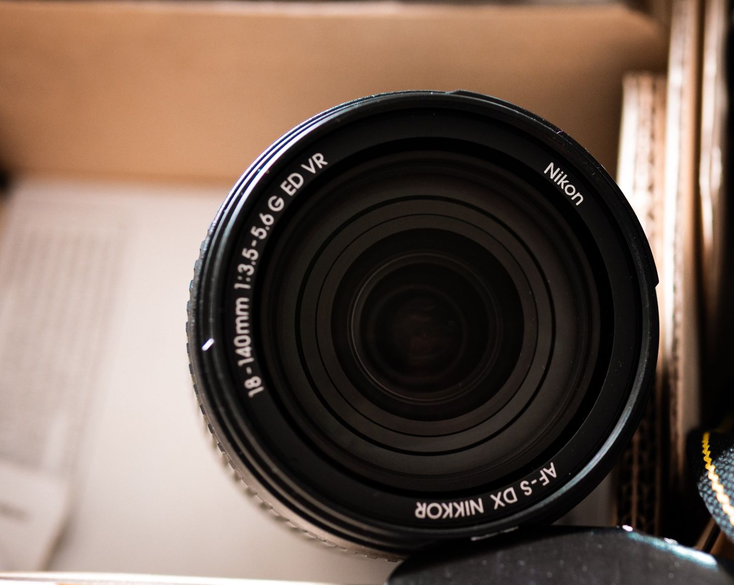 Nikon D7500 + obiektyw 18-140 VR