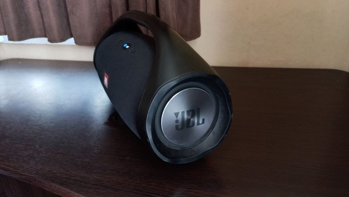 Колонка JBL boombox