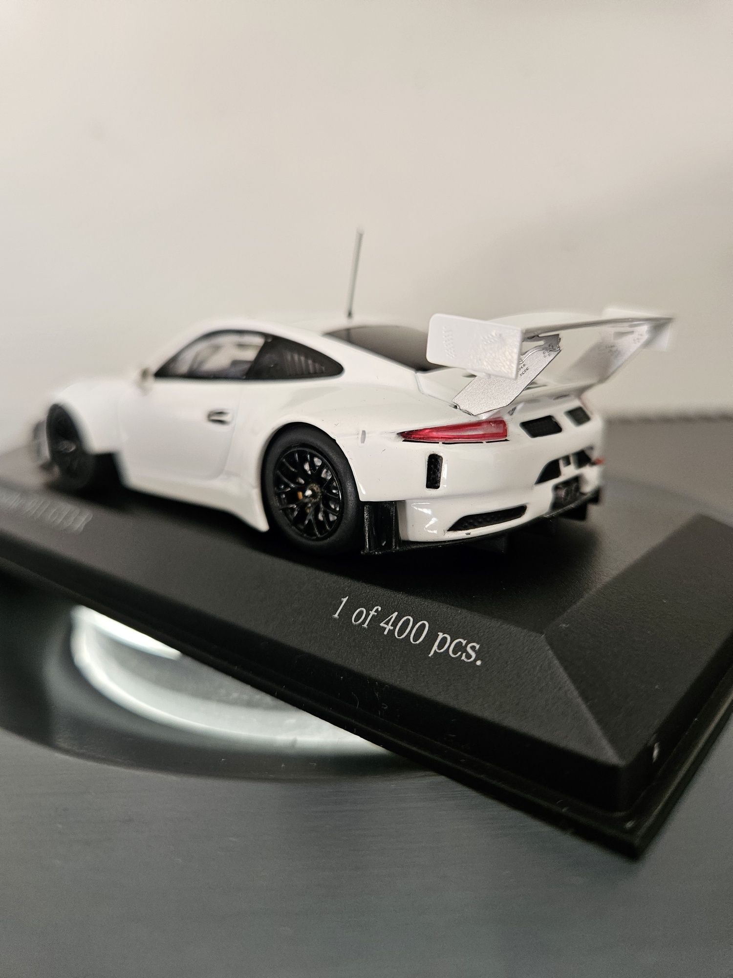 Porsche 911 GT3 R MINICHAMPS