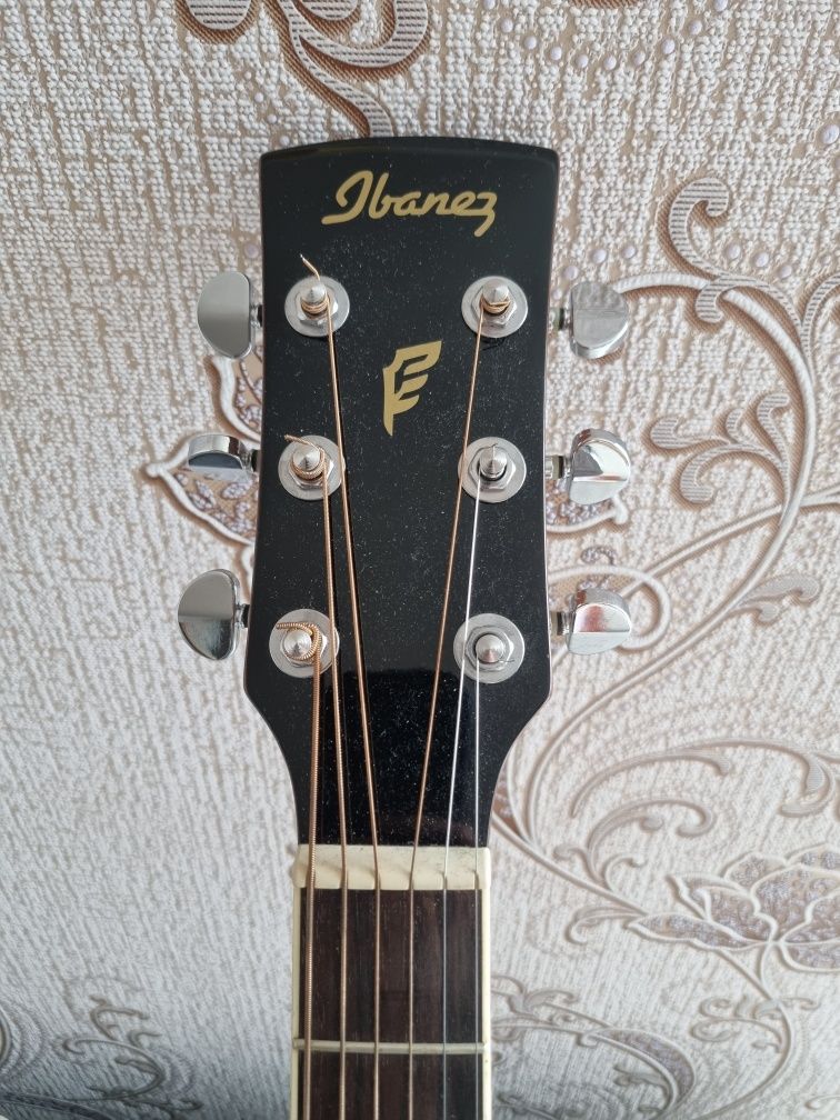 Продам акустичну гітару Ibanez PF15 NT