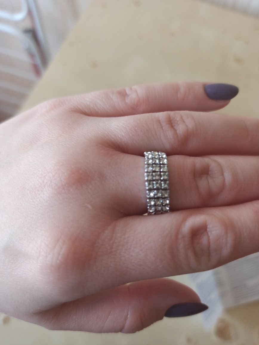 Swarovski pierścionek srebrny diamenciki