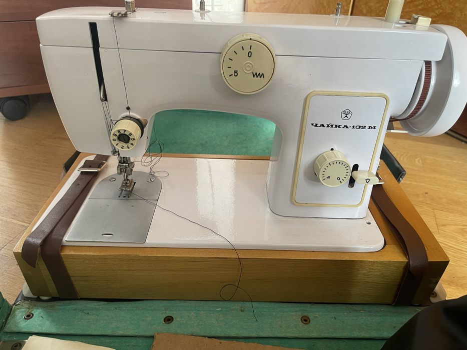 Швейная машинка Чайка 132м