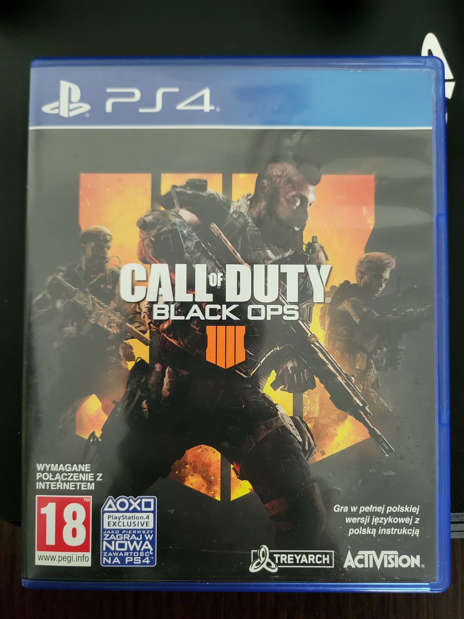PS4 PRO 1tb + 4 gry