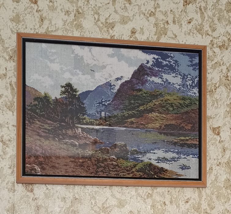 Вишита картина "Гірська річка"