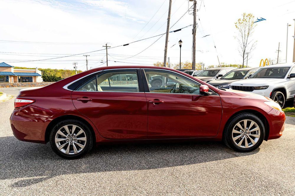 Toyota Camry      2016