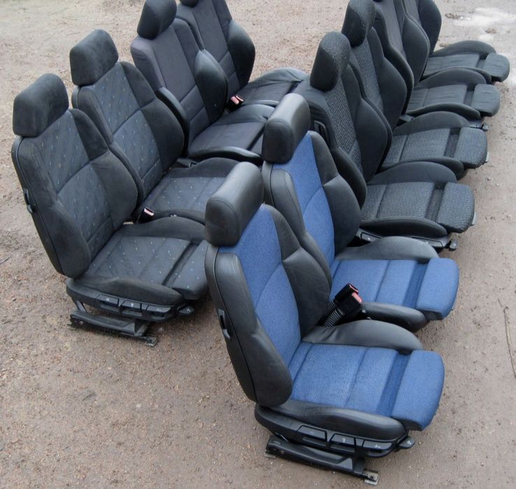Кожаный салон, сидения с откидными спинками для внедорожников с 2-мя д