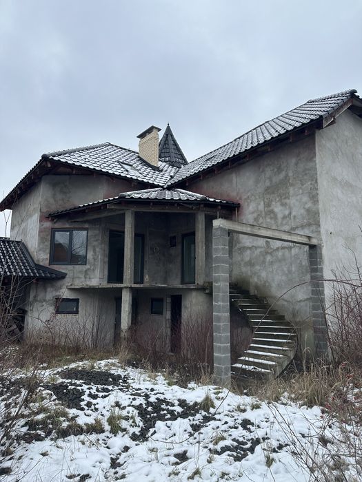 Продам будинок в Мукачево в р-н Росвигово  400 $ за кв м