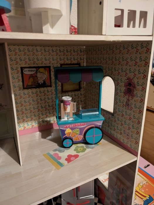 Casa de bonecas usada