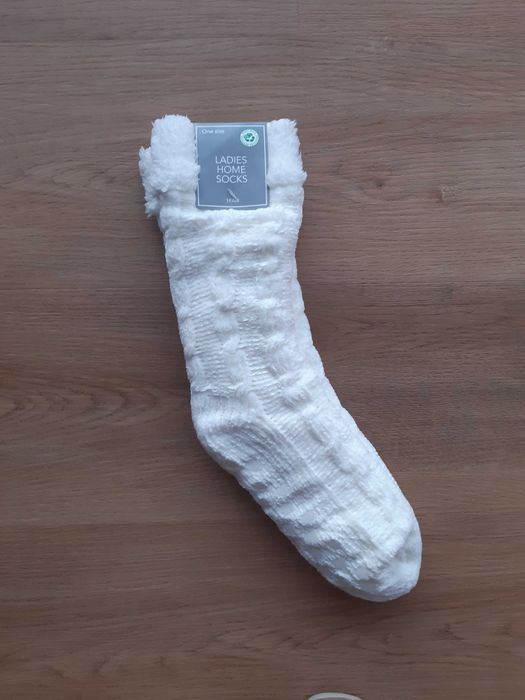 Skarpety bambosze ciepłe białe baranek antypoślizgowe