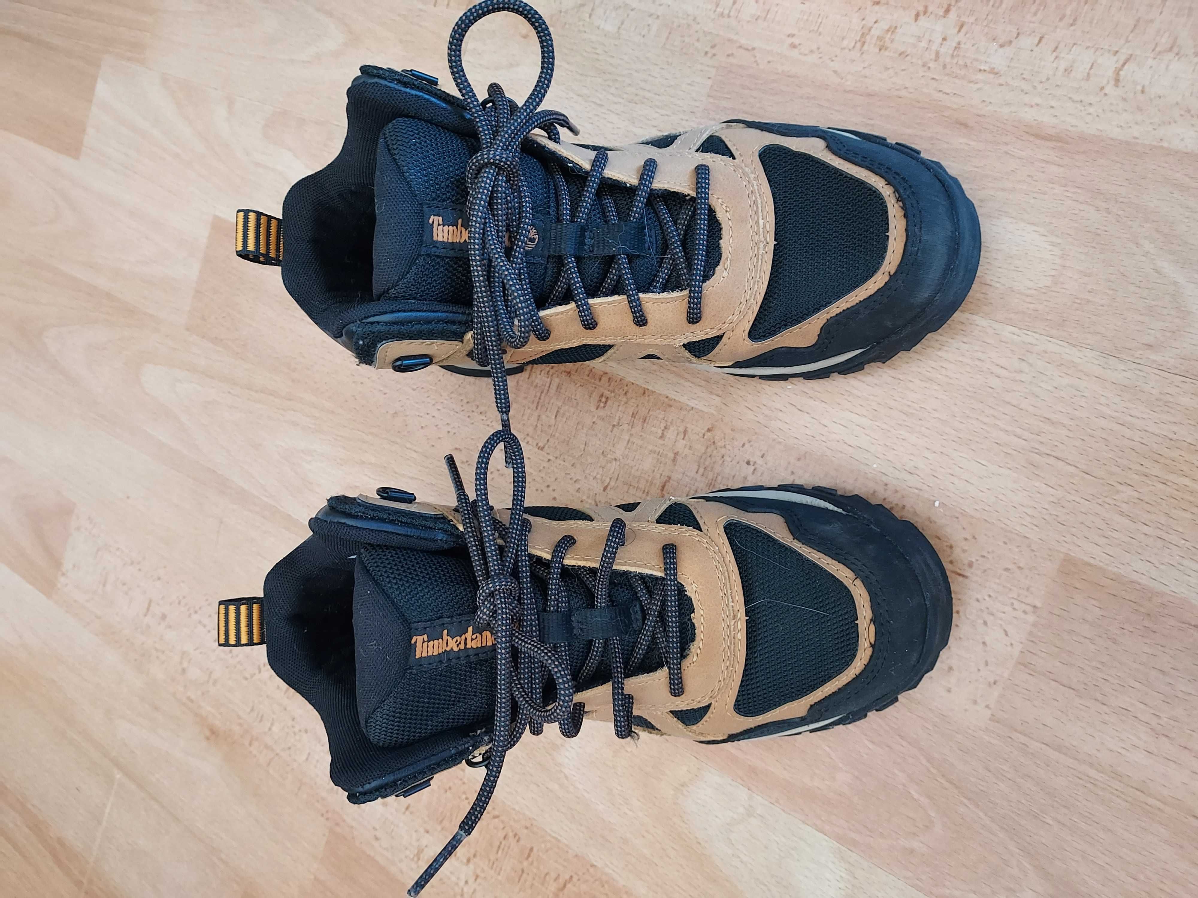 Botas Timberland de menina tamanho 33