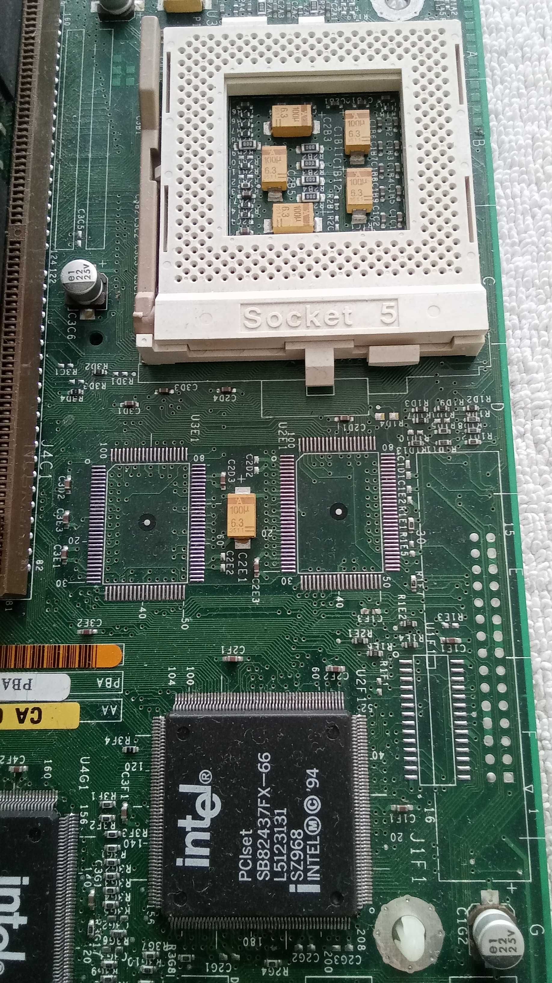 [PC Vintage] Motherboard Intel Socket 5 + 16 mb RAM