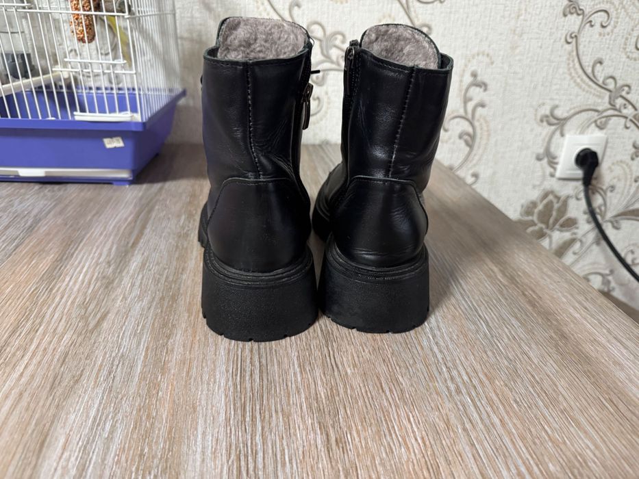Шкіряні жіночі зимові чоботи