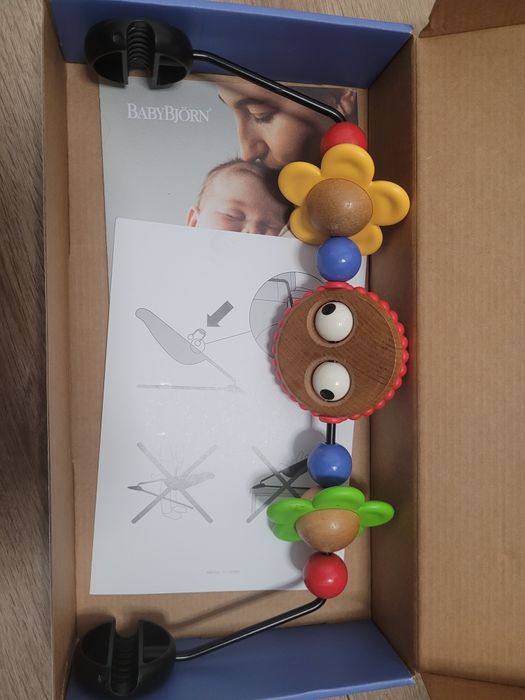 BabyBjorn Googly Eyes szalone oczy pałąk  zabawka do bujaczek leżaczek