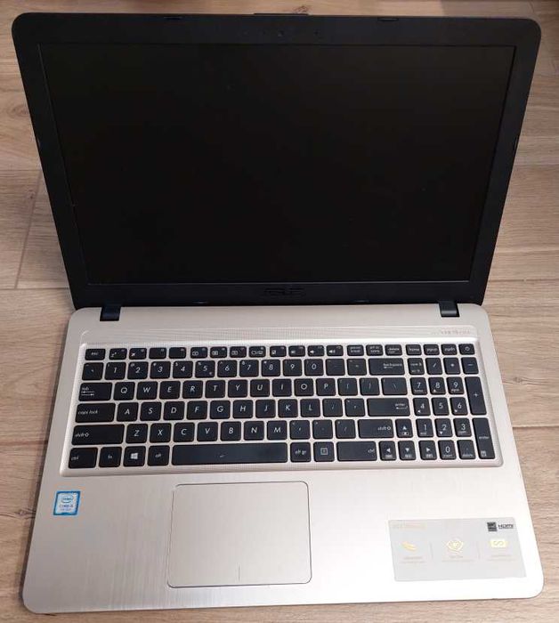Laptop ASUS – i5 / 8 GB RAM / 236 GB SSD