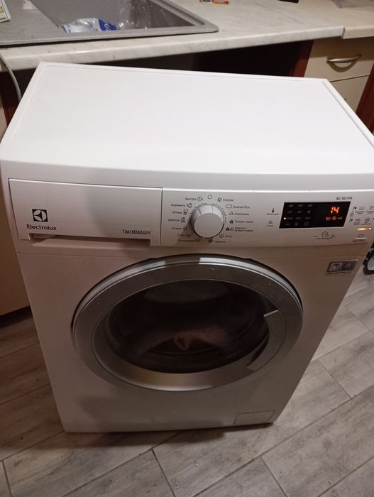 Пральна машина в гарному стані