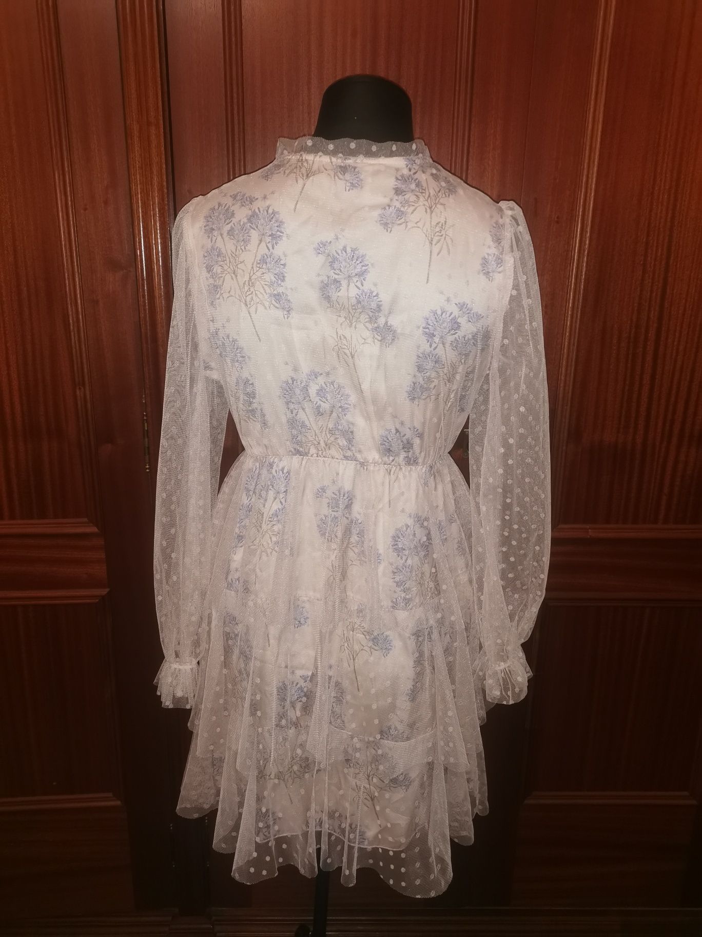 Vestido novo Dixie com tule
