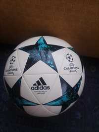 М'яч футбольний Adidas