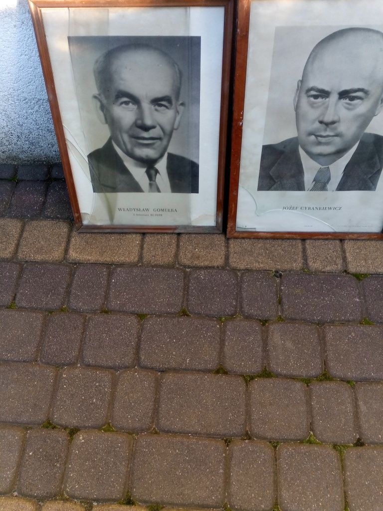 Portrety Gomułki i Cyrankiewicza