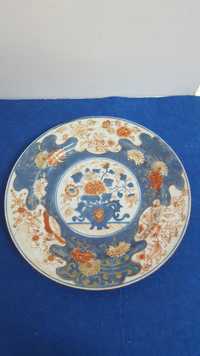 Antigo e raro prato em porcelana chinesa Imari Reinado Kangxi