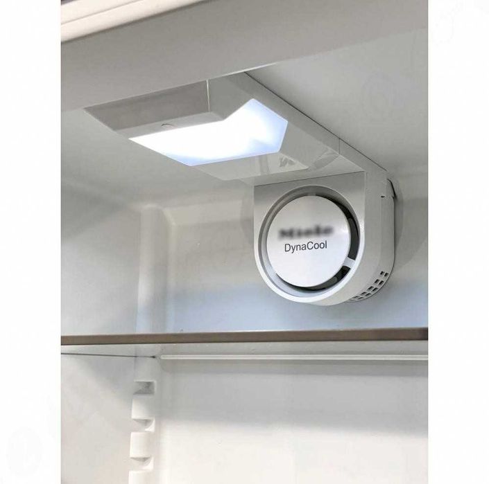 Холодильник MIele KFN 29042 green Зелено скло - зеленое стекло