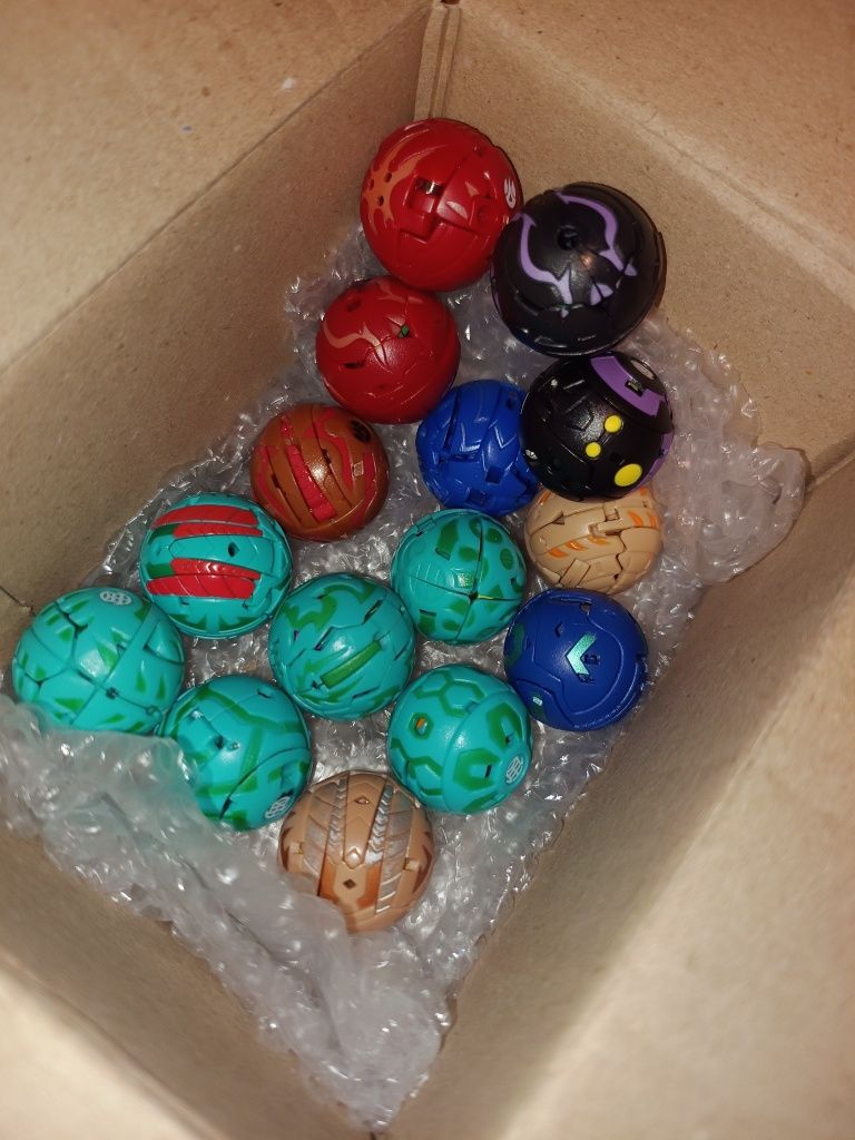 Бакугани, оригінал, Bakugan ™