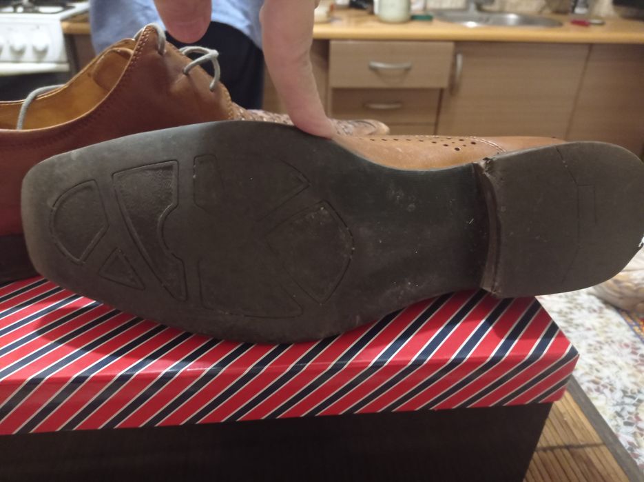 Продам кожаные мужские туфли