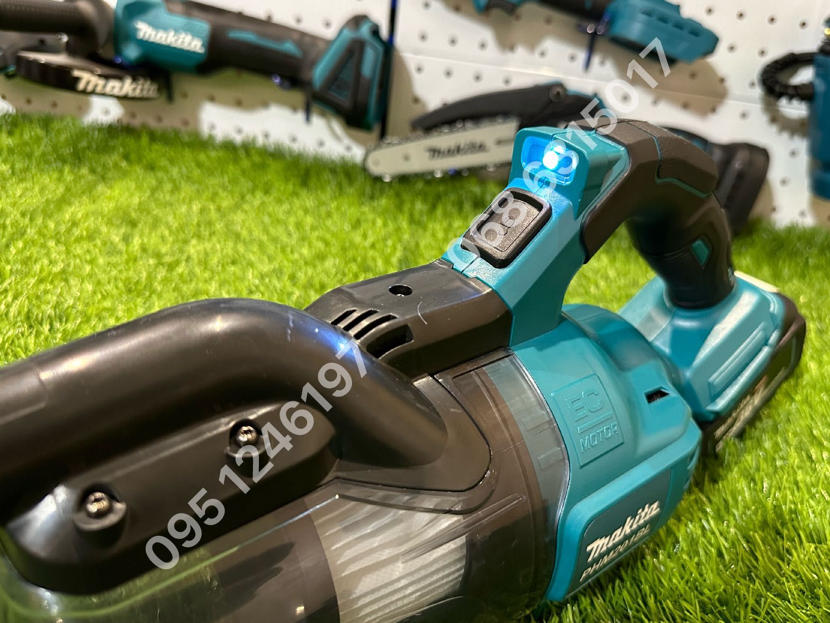Аккумуляторный пылесос Makita PHM201BL с АКБ 36V 8Ah объем бака 600мл
