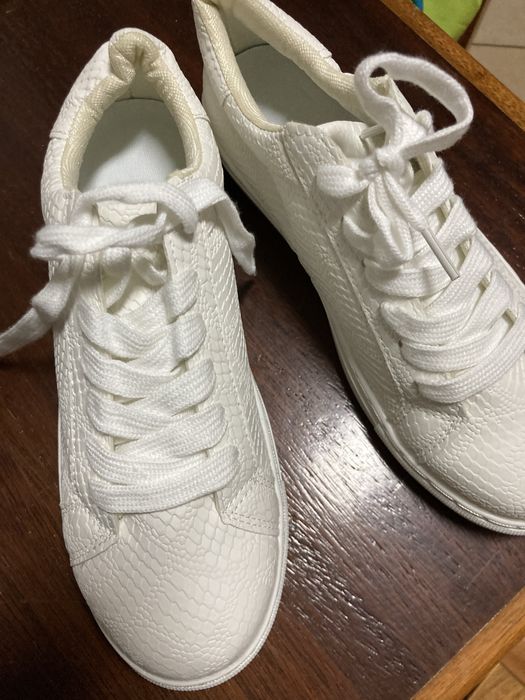 Sapatilhas Novas Brancas