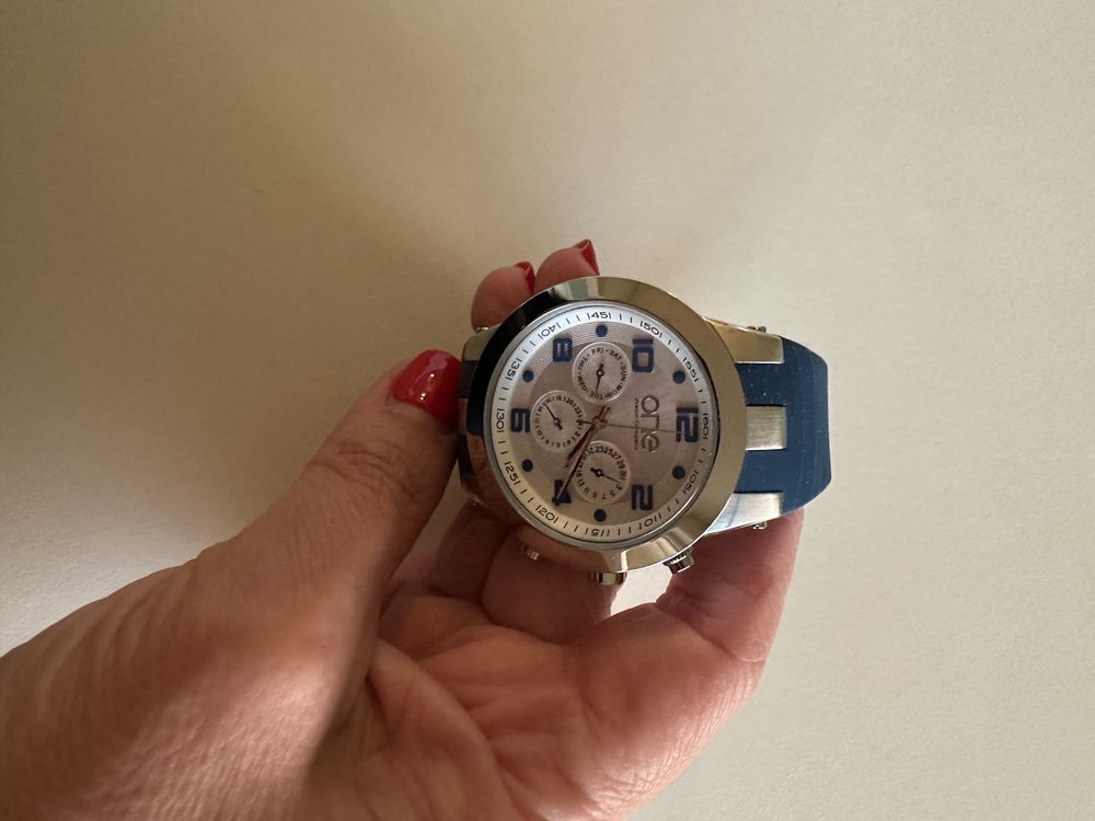 Relógio One com pulseira azul