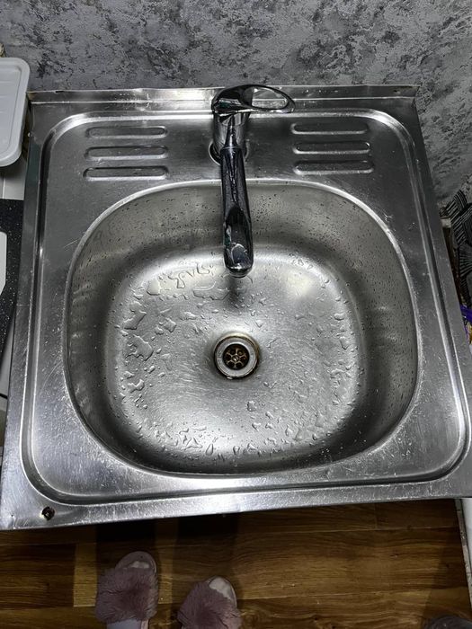 Тумба з раковиною. терміново!