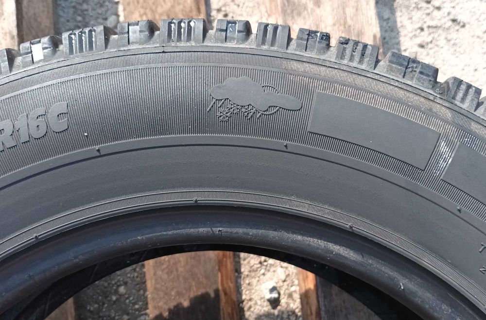 Michelin Agilis Alpin 215/65/16C opony zimowe - 2 szt. R16C W-wa