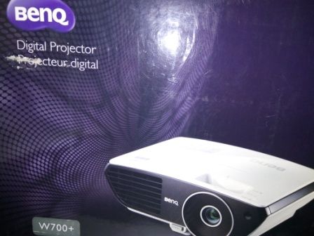 прокат оренда проектора Бенкю ( Benq) W700+   прокат екрана ATRIA