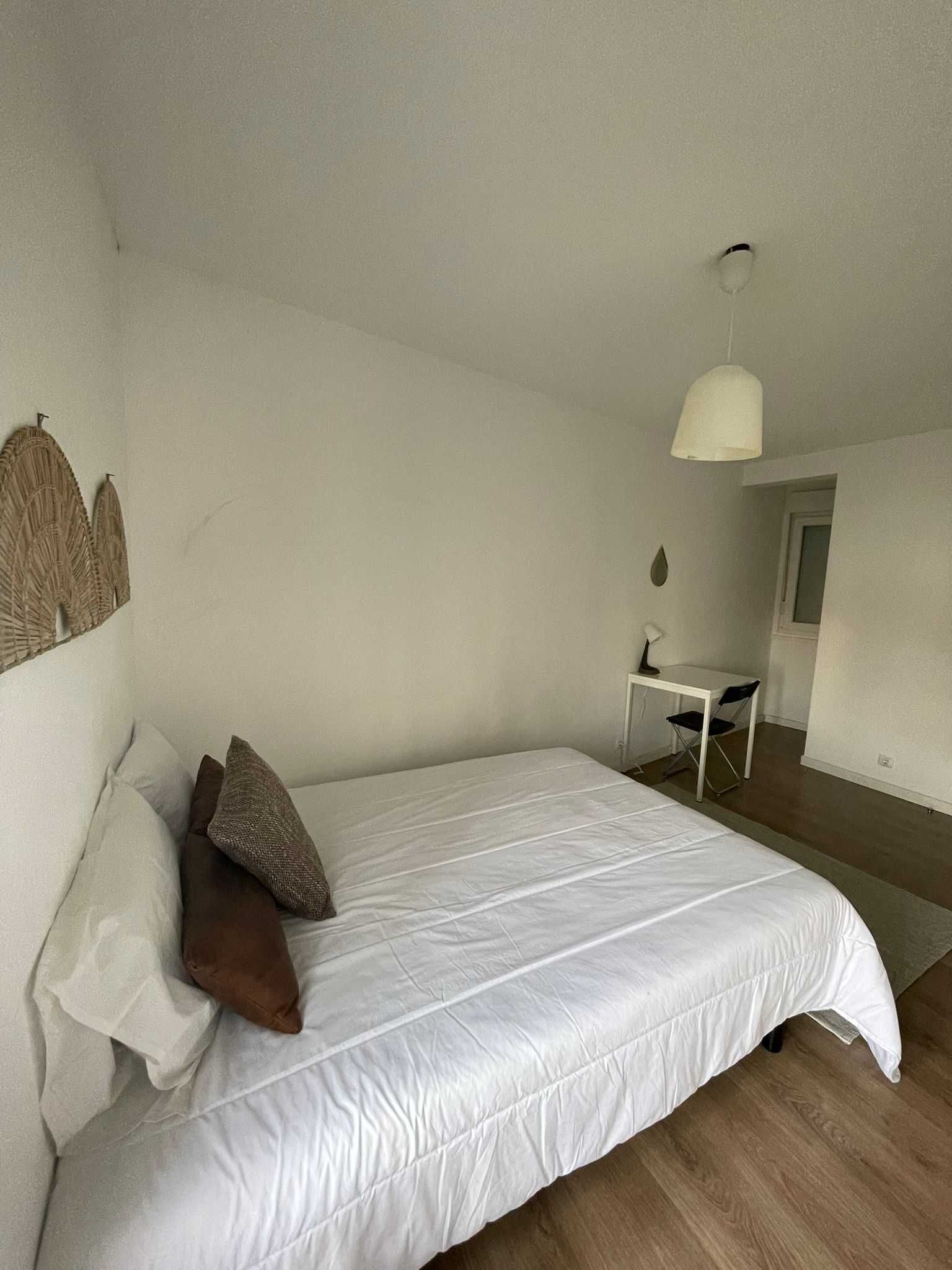 Quarto para casal a 5 min do metro Olivais sem caução
