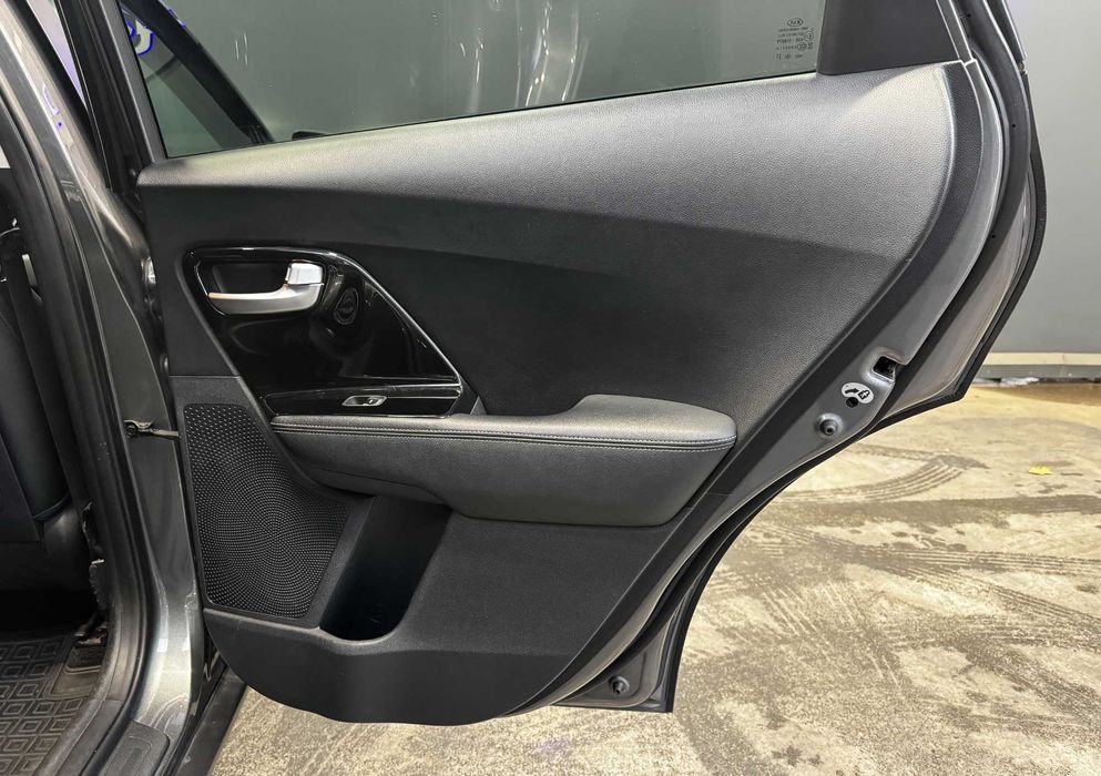 Продам гібридну Kia Niro 2017, 1.6 (HEV)