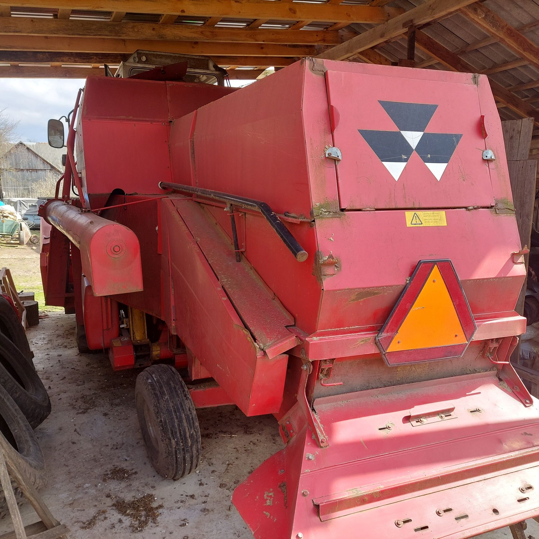 Massey Ferguson 16