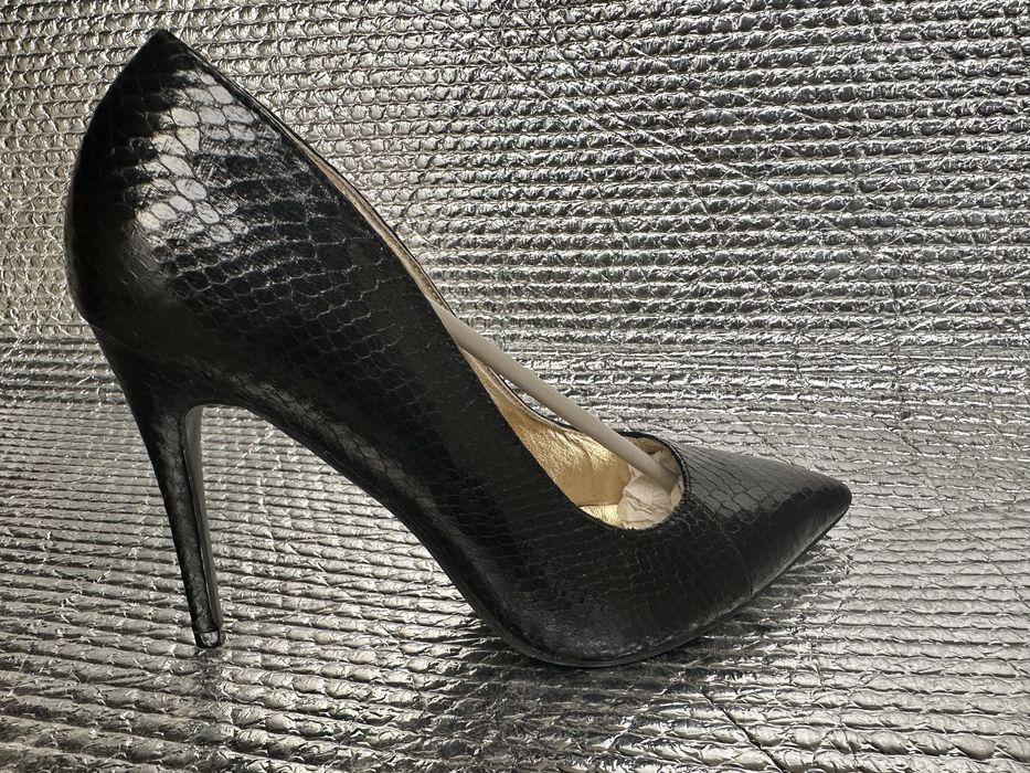 Vende-se Sapato Salto Alto