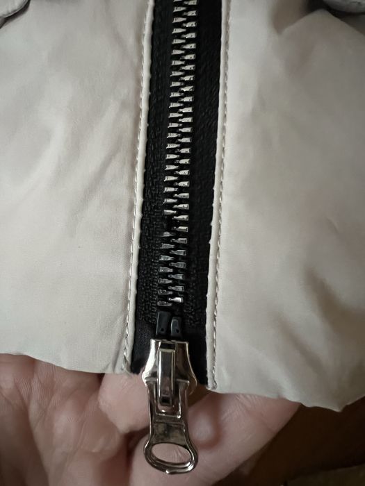 Легка осіння жіноча куртка, майже нова розмір M (44)