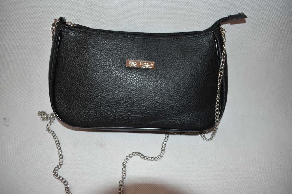 Burberrys burberry blue label czarna torebkas na lancuszku